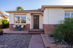 2207 N Edgemere St, Phoenix, AZ 85006 - Photo 2