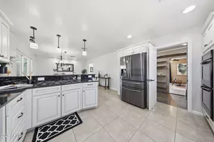 8112 E Monte Vista Rd, Scottsdale, AZ 85257 - Photo 12