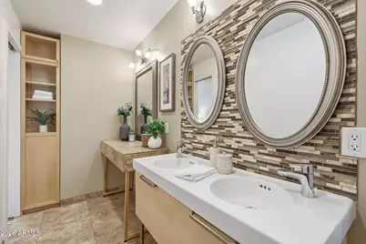 8112 E Monte Vista Road, Scottsdale, AZ 85257 - Photo 26