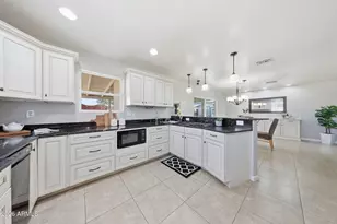 8112 E Monte Vista Rd, Scottsdale, AZ 85257 - Photo 10