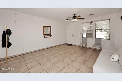 3327 W Leodra Lane, Phoenix, AZ 85041 - Photo 6