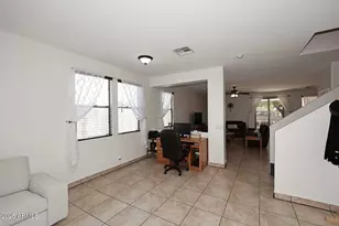 3327 W Leodra Ln, Phoenix, AZ 85041 - Photo 8