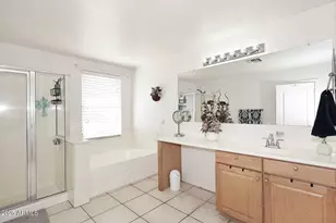 3327 W Leodra Ln, Phoenix, AZ 85041 - Photo 32