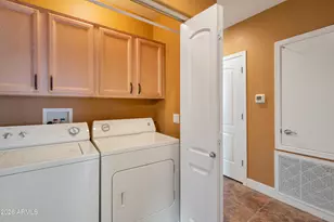 7027 N Scottsdale Rd, Paradise Valley, AZ 85253 - Photo 10