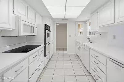 10326 W Highwood Lane, Sun City, AZ 85373 - Photo 6