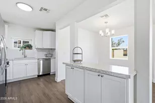 1748 E Monte Vista Rd, Phoenix, AZ 85006 - Photo 6