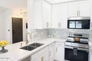 324 S Laveen Dr, Chandler, AZ 85226 - Photo 2