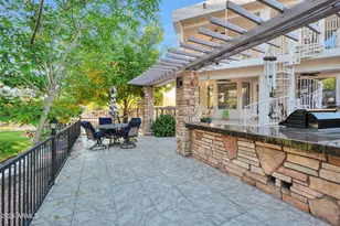 155 N Brookside St, Chandler, AZ 85225 - Photo 32