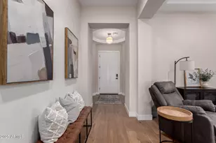 2830 E Crest Ln, Phoenix, AZ 85050 - Photo 4