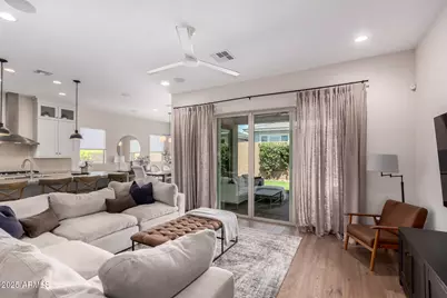 2830 E Crest Lane, Phoenix, AZ 85050 - Photo 10