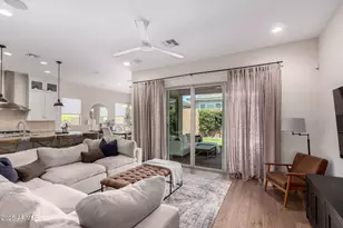 2830 E Crest Ln, Phoenix, AZ 85050 - Photo 10