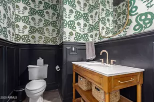 2830 E Crest Ln, Phoenix, AZ 85050 - Photo 12