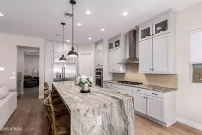 2830 E Crest Lane, Phoenix, AZ 85050 - Photo 6