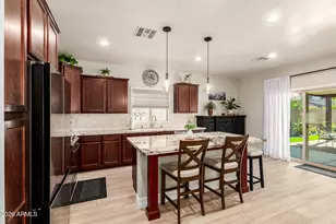 10035 W Patrick Ln, Peoria, AZ 85383 - Photo 6