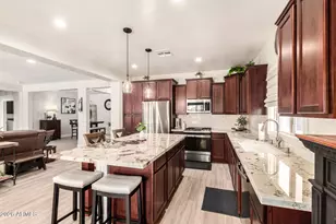 10035 W Patrick Ln, Peoria, AZ 85383 - Photo 4