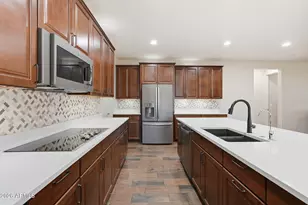 12516 W McLellan Ct, Glendale, AZ 85307 - Photo 6