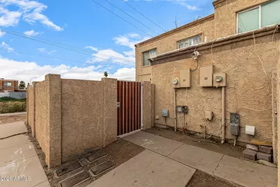 4224 S 46th Place, Phoenix, AZ 85040 - Photo 14