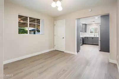 2111 W Solano Drive, Phoenix, AZ 85015 - Photo 10