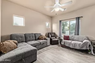 825 E Minton St, Phoenix, AZ 85042 - Photo 4