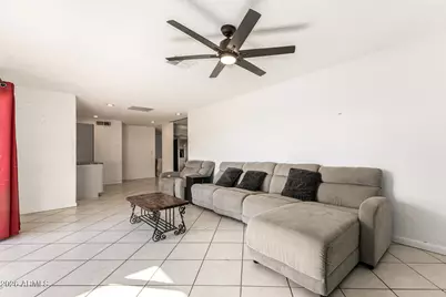 10207 N 51st Drive, Glendale, AZ 85302 - Photo 12