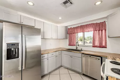 10207 N 51st Drive, Glendale, AZ 85302 - Photo 14