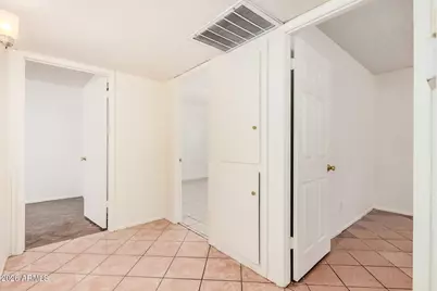 7937 W Pinchot Avenue, Phoenix, AZ 85033 - Photo 26