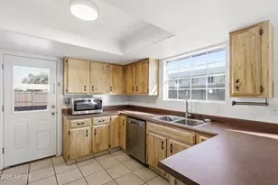 1033 E Bendix Dr, Tempe, AZ 85283 - Photo 14