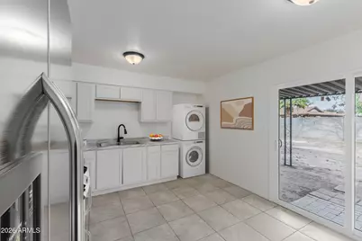 2525 N 47th Drive, Phoenix, AZ 85035 - Photo 10