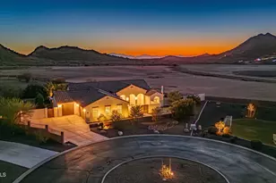 565 W Perkins St, San Tan Valley, AZ 85143 - Photo 2