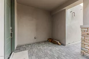 5818 E Zachary Dr, Phoenix, AZ 85054 - Photo 66