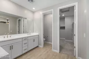 5818 E Zachary Dr, Phoenix, AZ 85054 - Photo 22