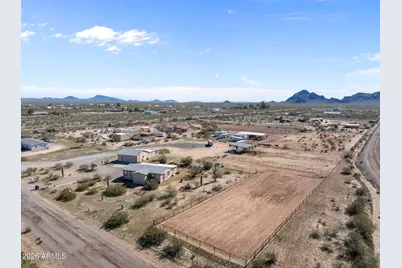 51539 W Donald Road, Aguila, AZ 85320 - Photo 2