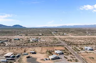 51539 W Donald Rd, Aguila, AZ 85320 - Photo 2