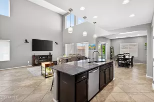 10840 W Saddlehorn Rd, Peoria, AZ 85383 - Photo 8