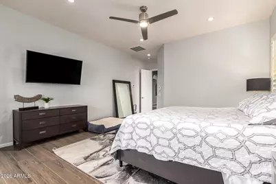 23917 N 24th Place, Phoenix, AZ 85024 - Photo 18