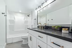 351 E Thomas Rd, Phoenix, AZ 85012 - Photo 16