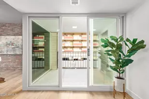 351 E Thomas Rd, Phoenix, AZ 85012 - Photo 24