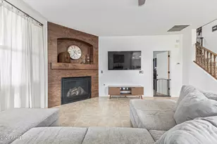 18196 W Ivy Ln, Surprise, AZ 85388 - Photo 4