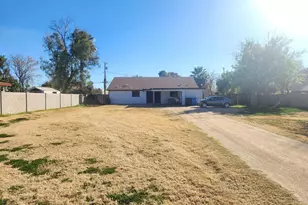 2531 W Morten Ave, Phoenix, AZ 85051 - Photo 1