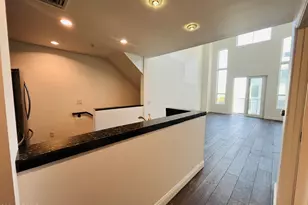 215 E McKinley St, Phoenix, AZ 85004 - Photo 2