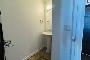 215 E McKinley St, Phoenix, AZ 85004 - Photo 8