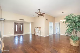 10004 W Pleasant Valley Rd, Sun City, AZ 85351 - Photo 12