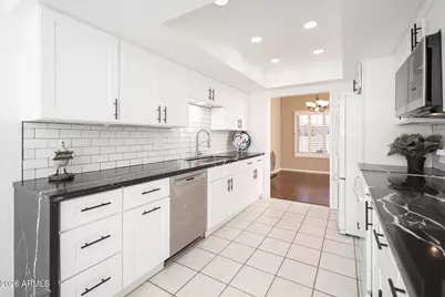 10004 W Pleasant Valley Road, Sun City, AZ 85351 - Photo 16