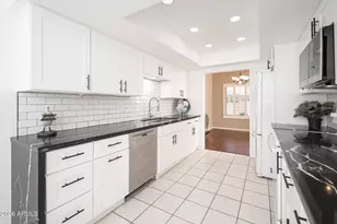 10004 W Pleasant Valley Rd, Sun City, AZ 85351 - Photo 16