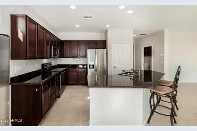 18275 W Cedarwood Lane, Goodyear, AZ 85338 - Photo 10