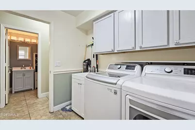 13888 W Wilshire Drive, Goodyear, AZ 85395 - Photo 18