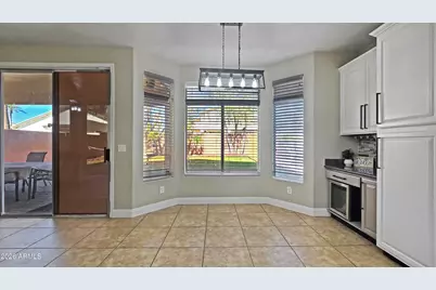 13888 W Wilshire Drive, Goodyear, AZ 85395 - Photo 10