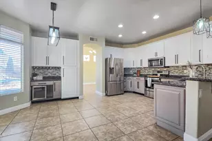 13888 W Wilshire Dr, Goodyear, AZ 85395 - Photo 12