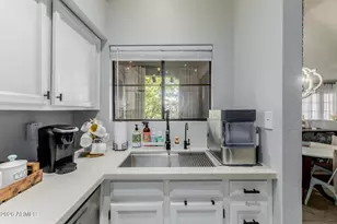 7300 N Dreamy Draw Dr, Phoenix, AZ 85020 - Photo 16