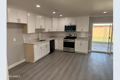 3902 W McLellan Boulevard, Phoenix, AZ 85019 - Photo 10